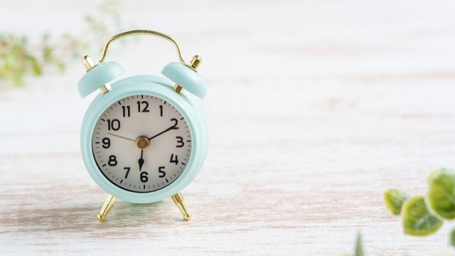 リテーナー装着期間・時間をイメージした時計の画像